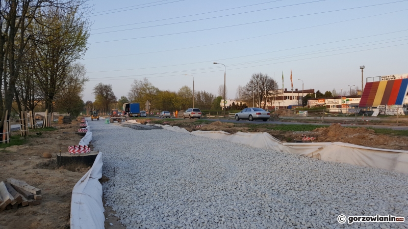 12/14 Nowy chodnik i torowisko przy Walczaka