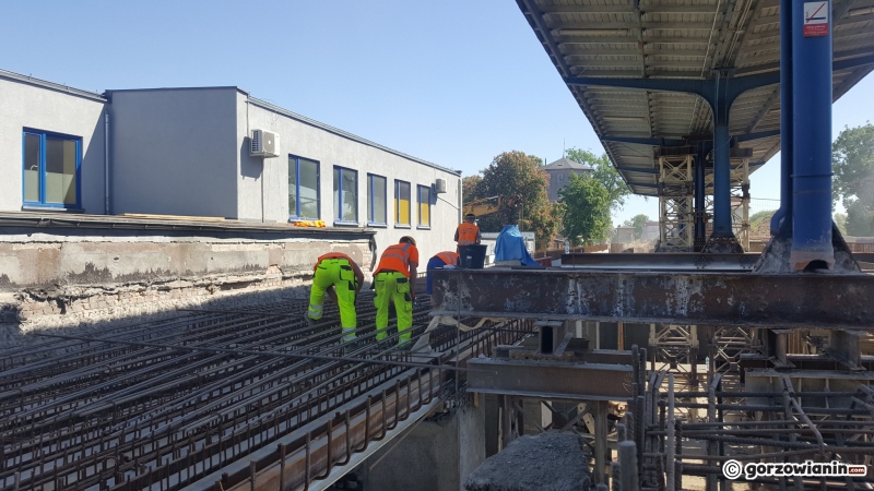 14/22 Praca wre na estakadzie