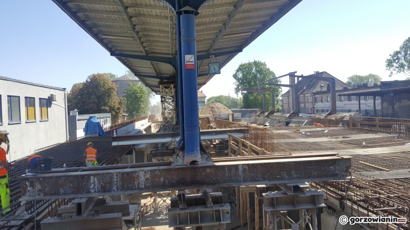 15/22 Praca wre na estakadzie