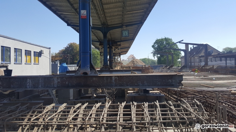 16/22 Praca wre na estakadzie