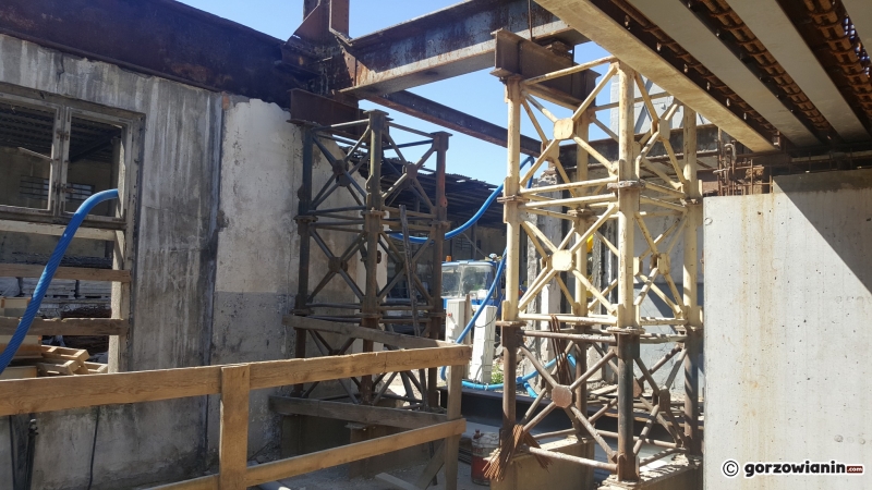 17/22 Praca wre na estakadzie