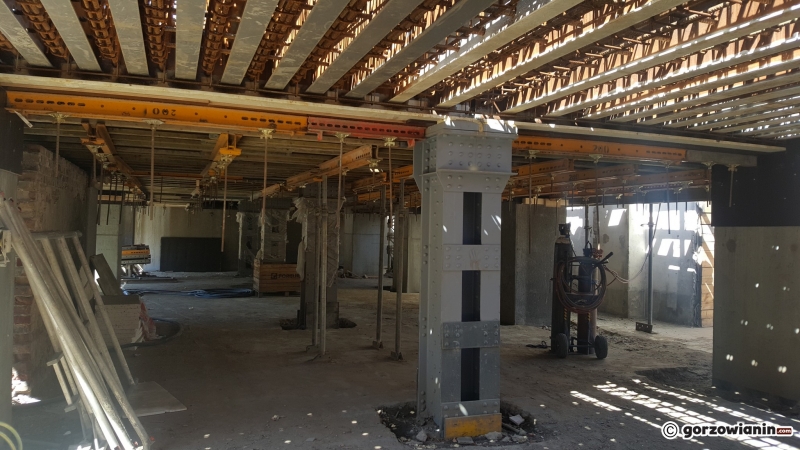 21/22 Praca wre na estakadzie