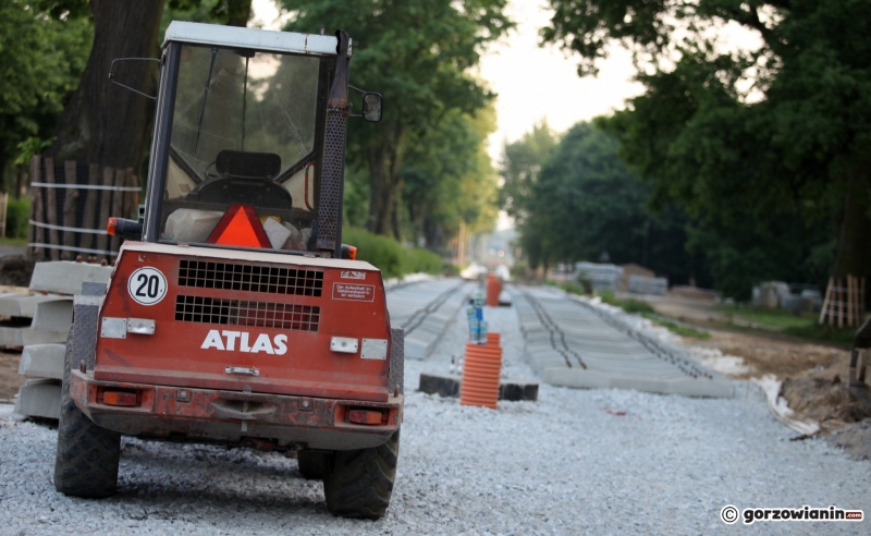 5/7 Remont torowiska przy Walczaka