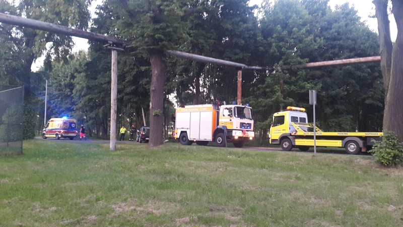 4/5 Suzuki rozbiło się o latarnię