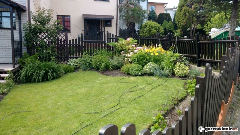 3/6 Zerwane słupy i rozwalone płoty