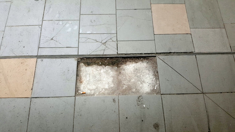 5/8 Zdewastowane przejście podziemne