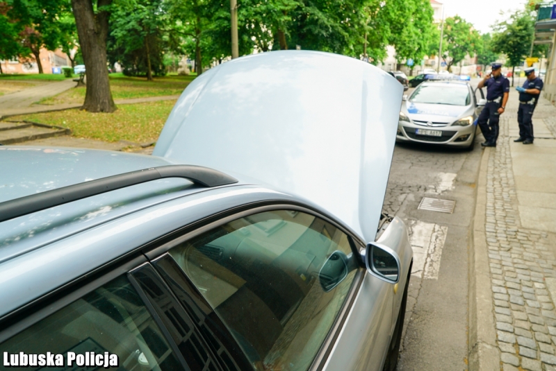 5/9 Spowodował kolizję, uciekał kradzionym samochodem