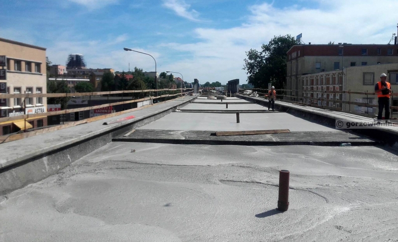 13/21 Montaż wiaduktu nad ulicą Garbary