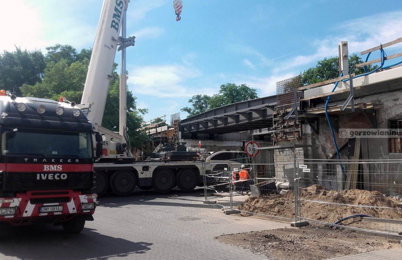 16/21 Montaż wiaduktu nad ulicą Garbary