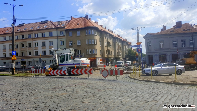 4/16 Rozkopane skrzyżowanie Dworcowa-Sikorskiego