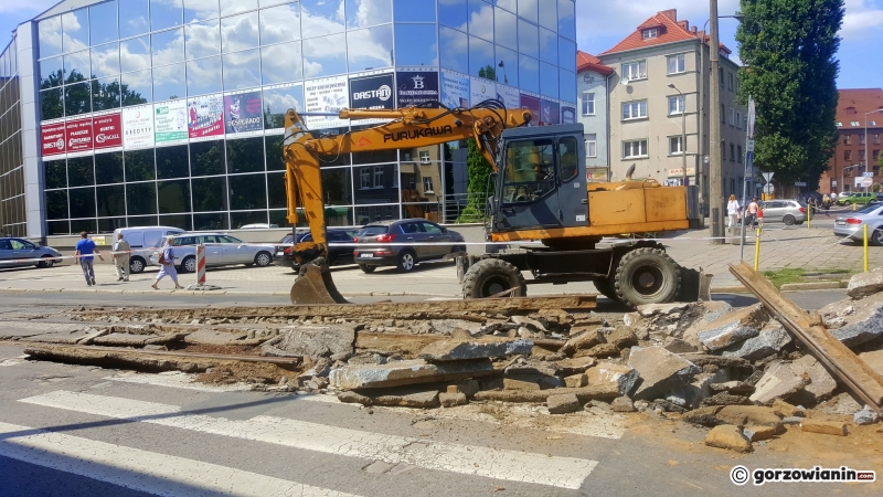 7/16 Rozkopane skrzyżowanie Dworcowa-Sikorskiego