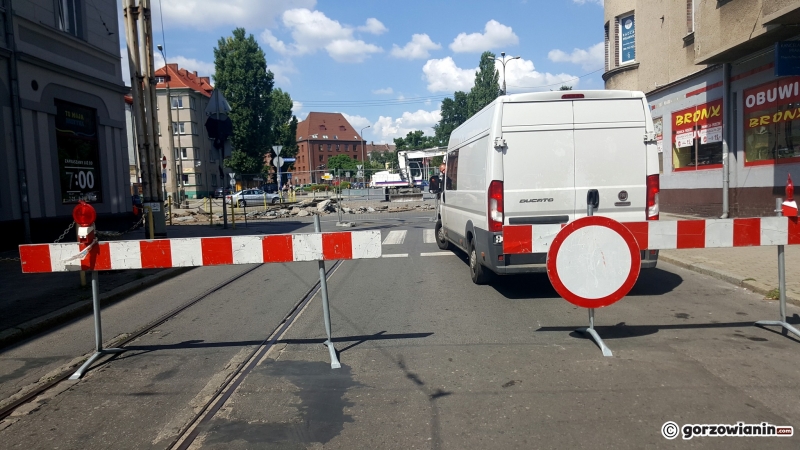 13/16 Rozkopane skrzyżowanie Dworcowa-Sikorskiego