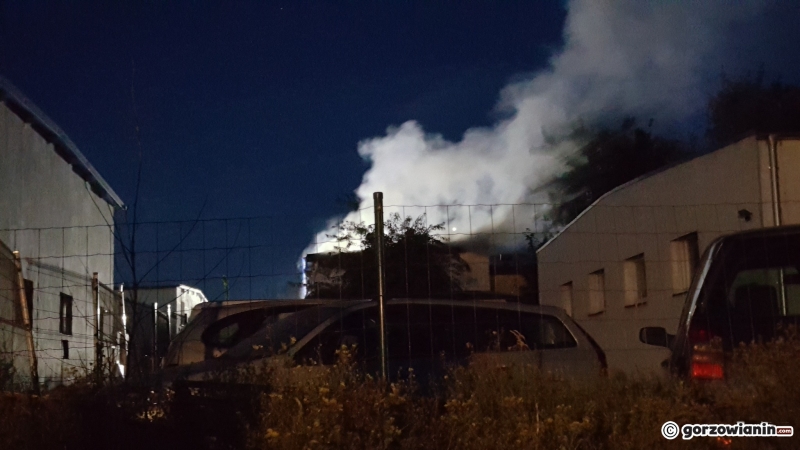 5/6 Płonie hala magazynowa