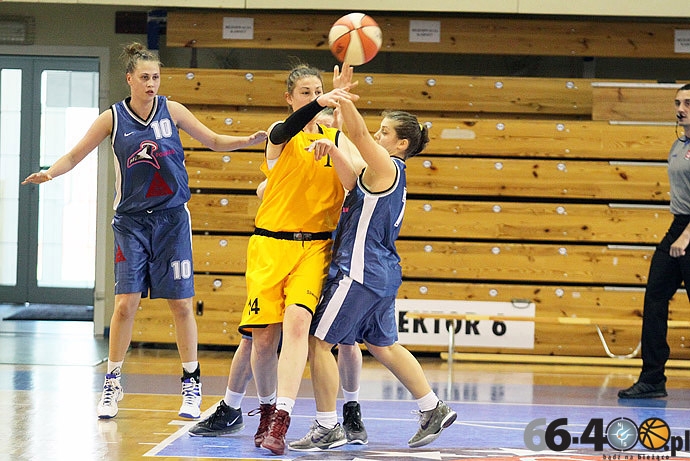 6/60 Drugi dzień rozgrywek Mistrzostw Polski U18 w koszykówce kobiet