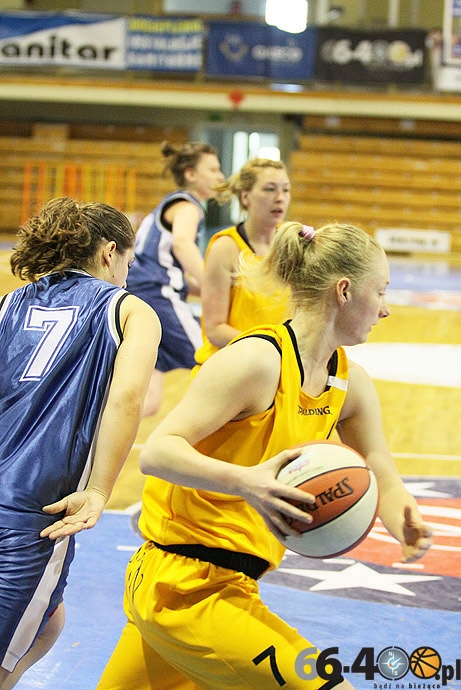 7/60 Drugi dzień rozgrywek Mistrzostw Polski U18 w koszykówce kobiet