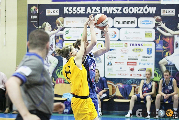 13/60 Drugi dzień rozgrywek Mistrzostw Polski U18 w koszykówce kobiet