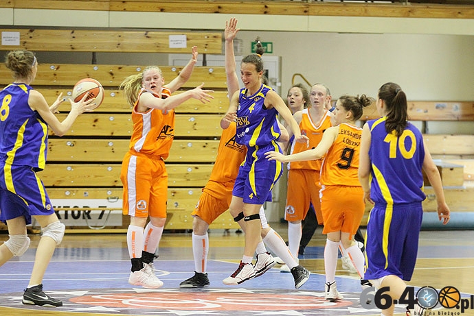 24/60 Drugi dzień rozgrywek Mistrzostw Polski U18 w koszykówce kobiet