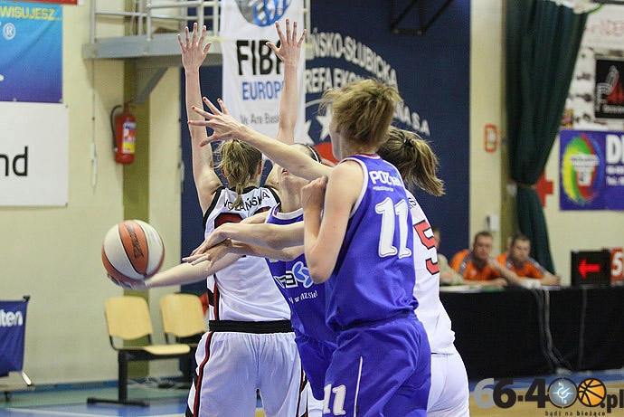 30/60 Drugi dzień rozgrywek Mistrzostw Polski U18 w koszykówce kobiet