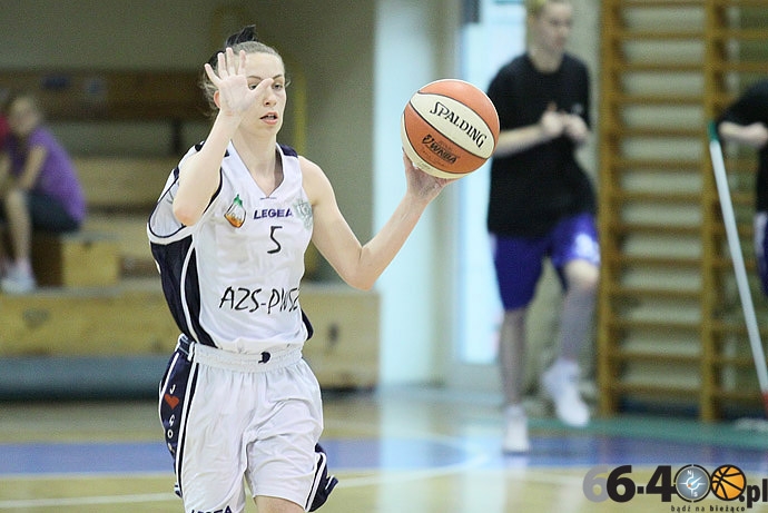 46/60 Drugi dzień rozgrywek Mistrzostw Polski U18 w koszykówce kobiet