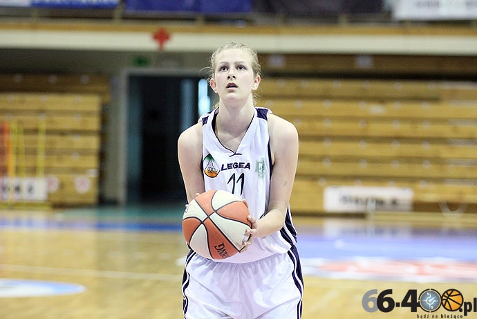 60/60 Drugi dzień rozgrywek Mistrzostw Polski U18 w koszykówce kobiet