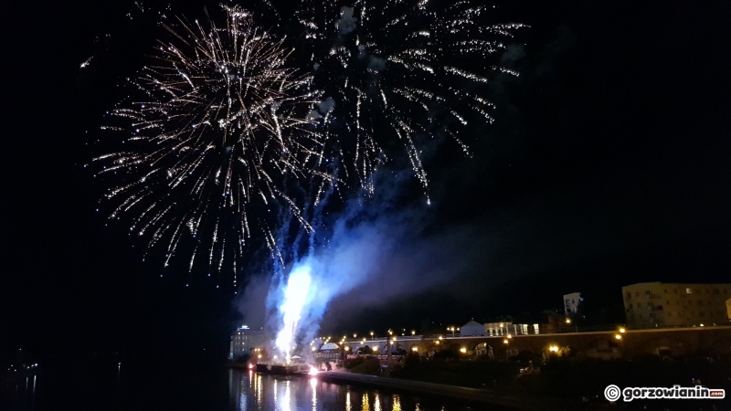 6/12 Pokaz sztucznych ogni