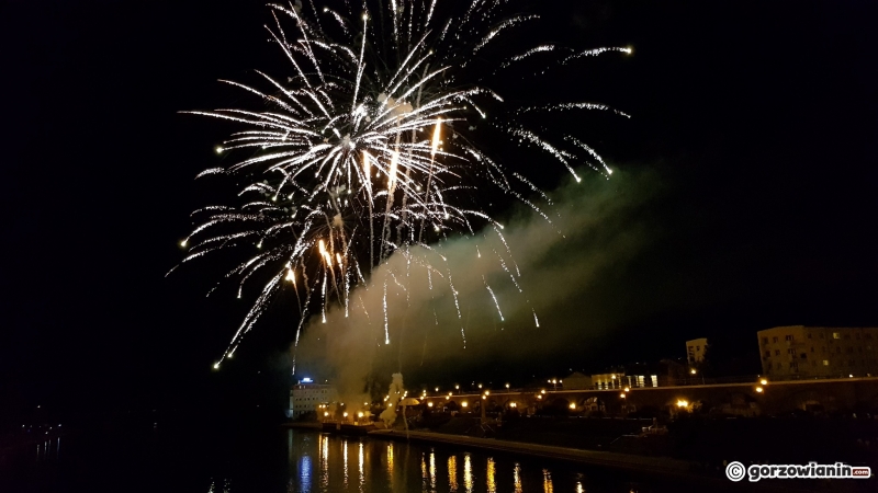 7/12 Pokaz sztucznych ogni