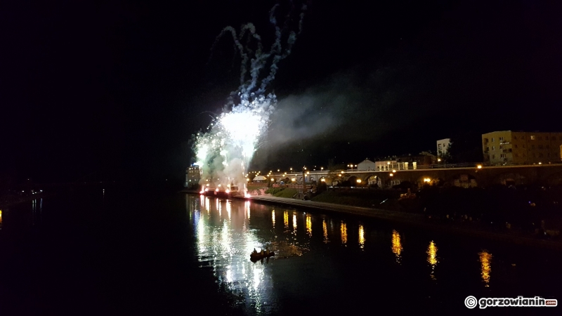 8/12 Pokaz sztucznych ogni