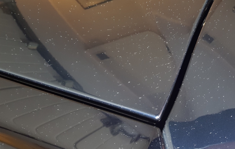 3/4 Auto pobrudzone farbą