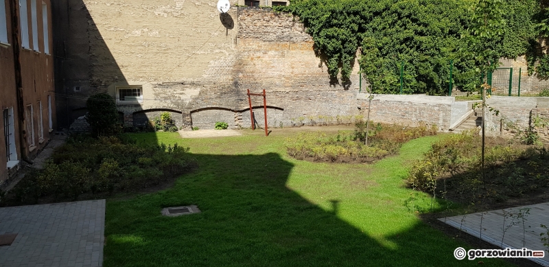 3/10 Renowacja podwórek w Śródmieściu