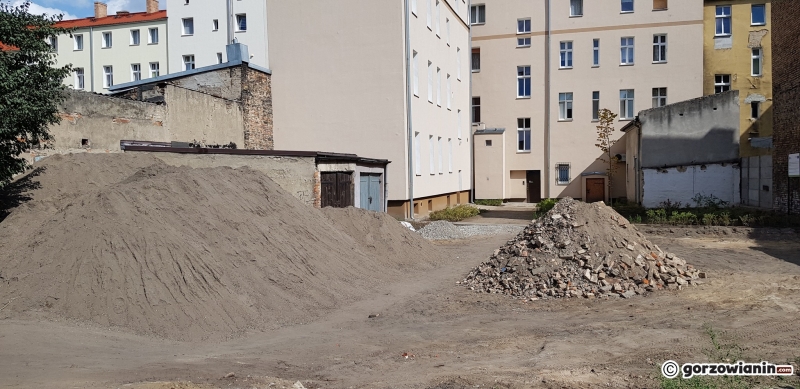 5/10 Renowacja podwórek w Śródmieściu