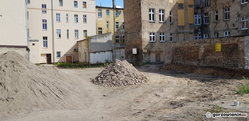 9/10 Renowacja podwórek w Śródmieściu