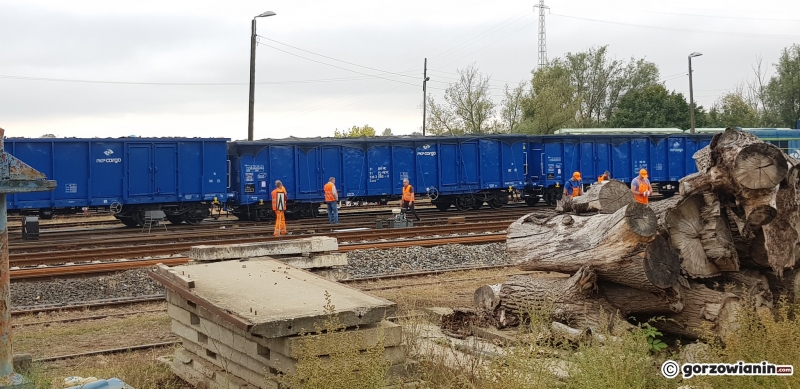 4/4 Wagon towarowy wypadł z szyn