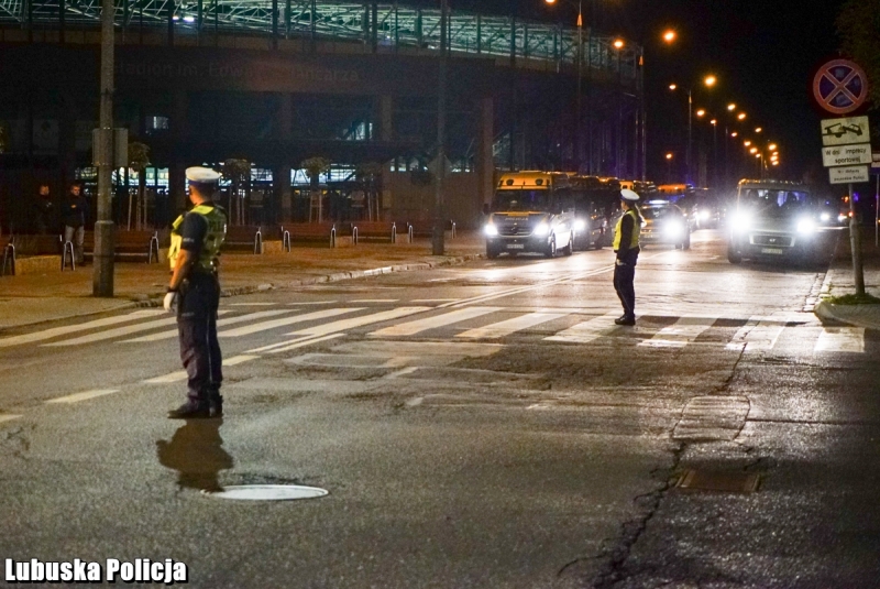 13/13 Policjanci zabezpieczali żużlowy finał