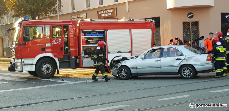 5/5 Zderzenie fiata i mercedesa