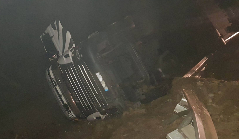 5/9 Przewrócona ciężarówka na S3