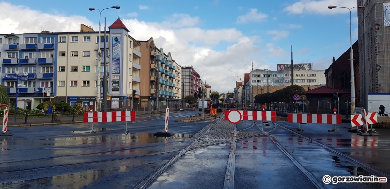 5/10 Prace na deptaku przy Sikorskiego