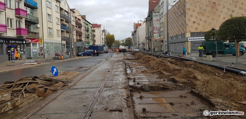 9/10 Prace na deptaku przy Sikorskiego