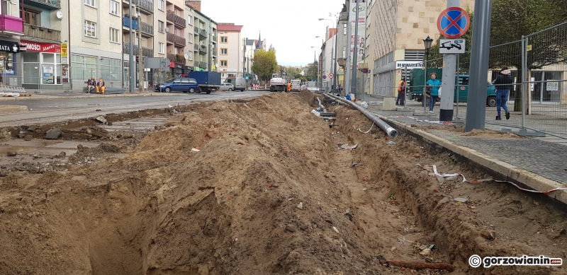 10/10 Prace na deptaku przy Sikorskiego