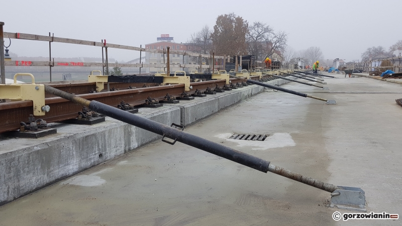 11/16 Prace na estakadzie na ukończeniu