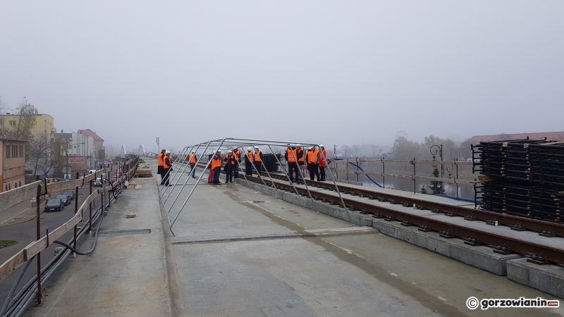 14/16 Prace na estakadzie na ukończeniu