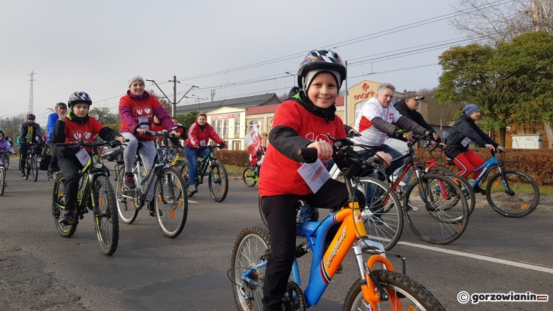 13/15 Biało-czerwona masa rowerowa