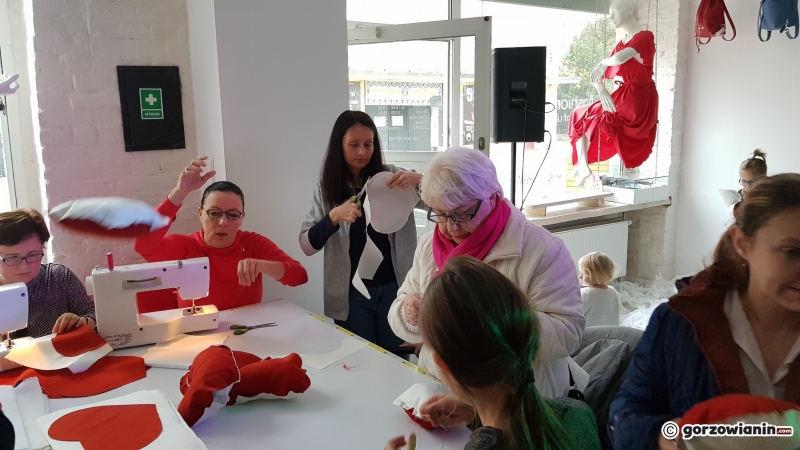 3/24 Biało-czerwone serca na Chrobrego