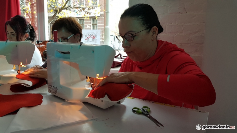 6/24 Biało-czerwone serca na Chrobrego