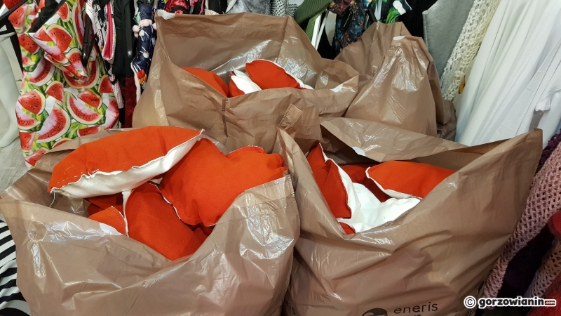 7/24 Biało-czerwone serca na Chrobrego