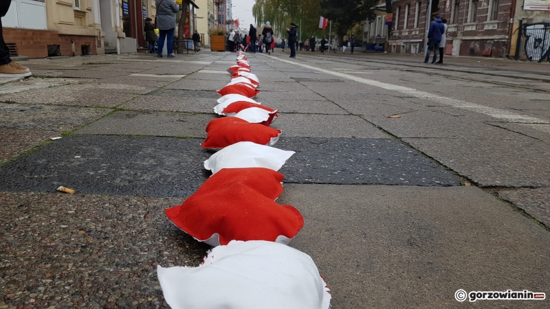 19/24 Biało-czerwone serca na Chrobrego