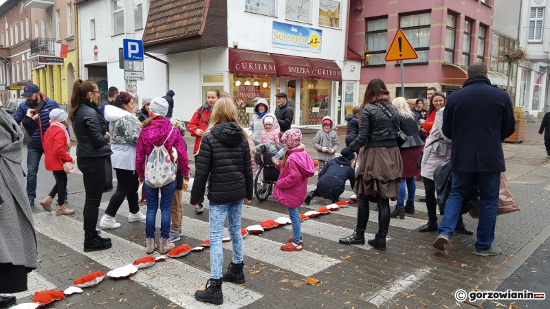 21/24 Biało-czerwone serca na Chrobrego