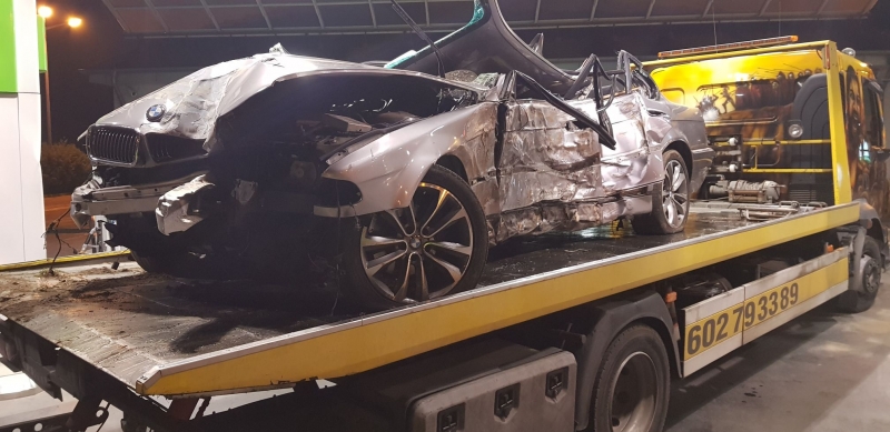 8/8 Rozbite BMW w parku Słowiańskim