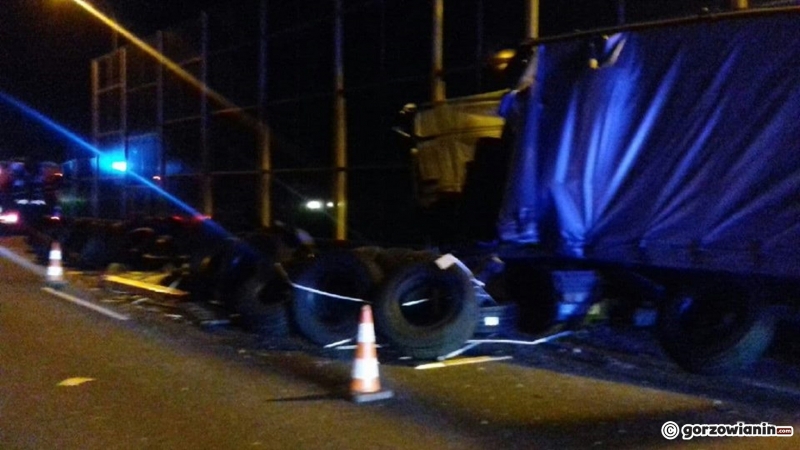 9/10 Zderzenie busa i ciężarówki na S3