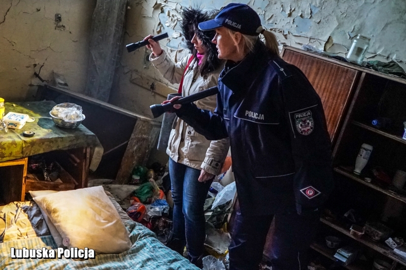 3/9 Pomagają bezdomnym