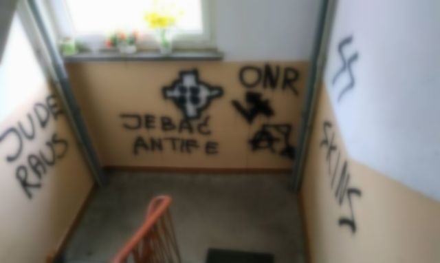 4/4 Zdewastowana klatka schodowa